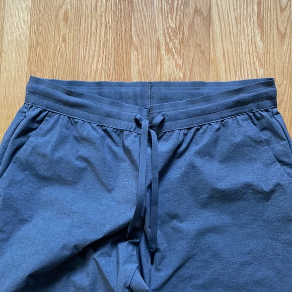 Uniqlo stretch joggers - Picture 2 of 3